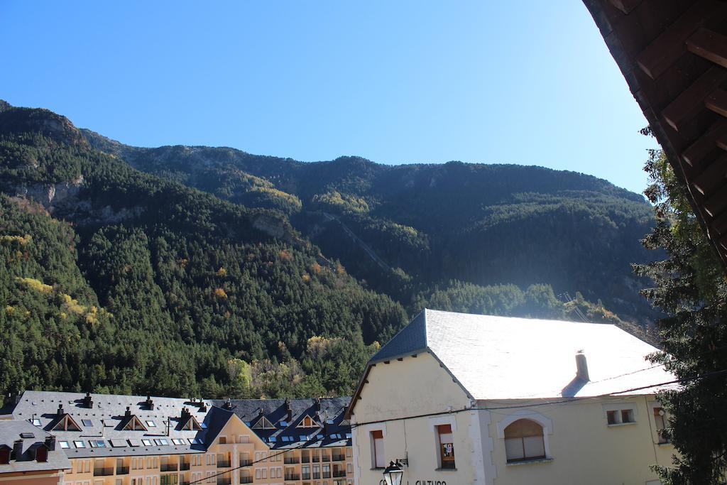 Albergue De Canfranc Estacion Chambre photo